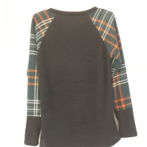 Knit W/ Green Plaid Contrast Long Sleeve Top - Picture 6 of 7